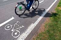 Gundelfingen: Radfahrer kollidiert mit Fugngerin