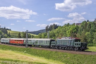 Mit dem historischen Zug durch den Schwarzwald