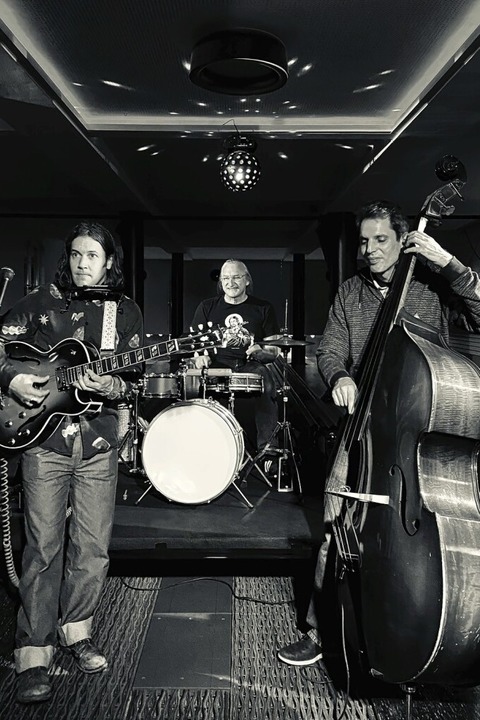 Kaiser Lukas Trio mit "Wang Dang Doolde" in der Kulturscheune Kleinkems - Badische Zeitung TICKET
