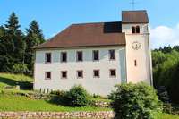 Die Kirche in Kaltenbach schliet wegen Feuchtigkeit