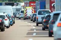 Unfall in der Rettungsgasse auf der A5: Auto kollidiert mit Motorrad bei Bad Bellingen
