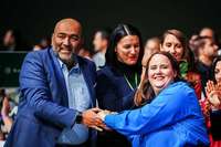 Grnen-Parteitag in Karlsruhe: Bundesvorsitzende mit groer Mehrheit wiedergewhlt