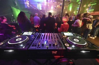 In der Lahrer Dreyspring Bar steigt die letzte 40plus Groove Dance Party des Jahres mit DJ Patrick Strub