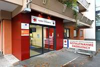 Mann verletzt Patienten und Mitarbeiter in der Notaufnahme der Freiburger Uniklinik
