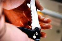 In Titisee-Neustadt bedroht Frau ein Mdchen mit Taschenmesser