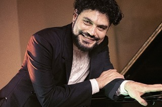 Pianist Pervez Mody gibt ein Konzert im Brgersaal Ettenheim