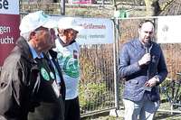 Protest gegen Bahn-Plne in Schallstadt: "Ausbau als Rennstrecke brauchen wir nicht"