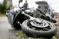 Verkehrsunfall zwischen Pkw und Motorrad - Motorradfahrer verletzt