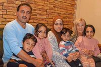 Eine syrische Familie nimmt nach Jahren in Ehrenkirchen nicht ganz freiwillig Abschied von Sdbaden