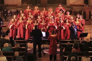 Der Gospel Choir Freiburg singt in der Markuskirche am Seepark.
