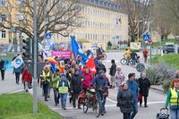 Ostermarschierer in Mllheim ben heftige Kritik an Politik der Bundesregierung