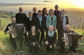 Der Handharmonika-Verein Pfaffenweiler unterhlt mit Musik und einer Theaterauffhrung