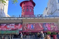 Mhlrad des Pariser Cabarets Moulin Rouge strzt ab