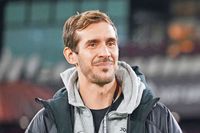 "Er wird Zeit und Raum kriegen, sich zu entwickeln", sagt SC-Freiburg Sportvorstand Jochen Saier ber Julian Schuster