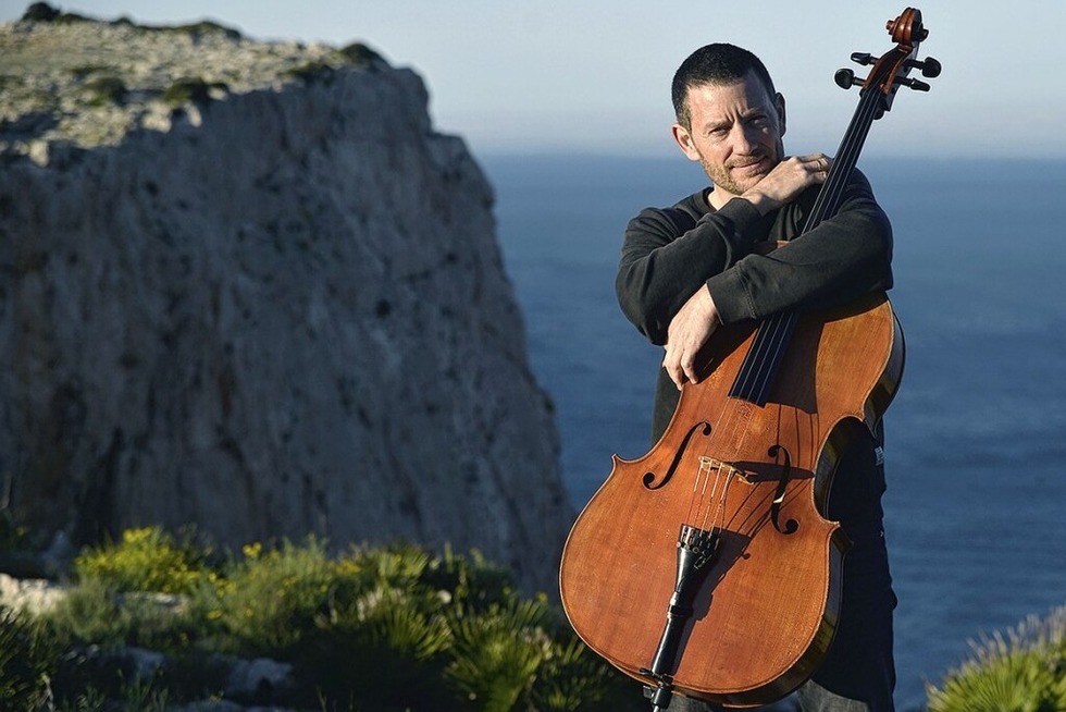 "Ohren auf Weltreise" von Stefan Franzen, begleitet von Cellist Matthieu Saglio begeben sich auf eine musikalische Reise um die Welt - Badische Zeitung TICKET