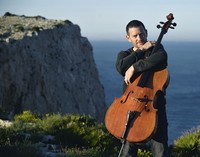 "Ohren auf Weltreise" von Stefan Franzen, begleitet von Cellist Matthieu Saglio begeben sich auf eine musikalische Reise um die Welt