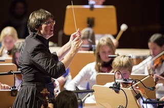 Kinderorchester erffnet den Buchenbacher Melcherhof als neuen Veranstaltungsort mit einem Konzert