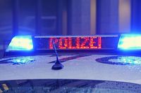 Betrunkene Frau in Bonndorf beit Polizistin und verletzt zwei weitere Beamte