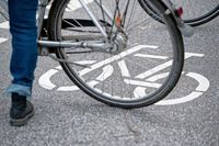 Autofahrer erfasst 13-jhrige Radlerin in March-Buchheim &#8211; und fhrt weg