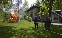 "Haus" in Flammen schnell gelscht
