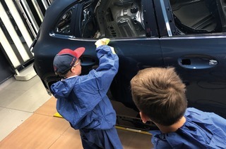 Stars for Kids: Faszination Oberflche - Automobilproduktion unter dem Stern hautnah erleben