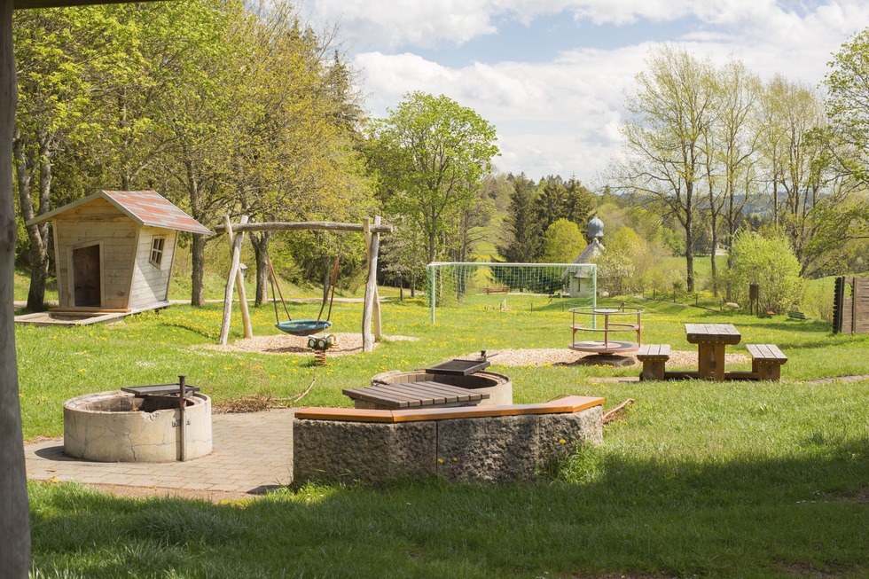 Spiel- und Grillplatz Rotrtte - Husern