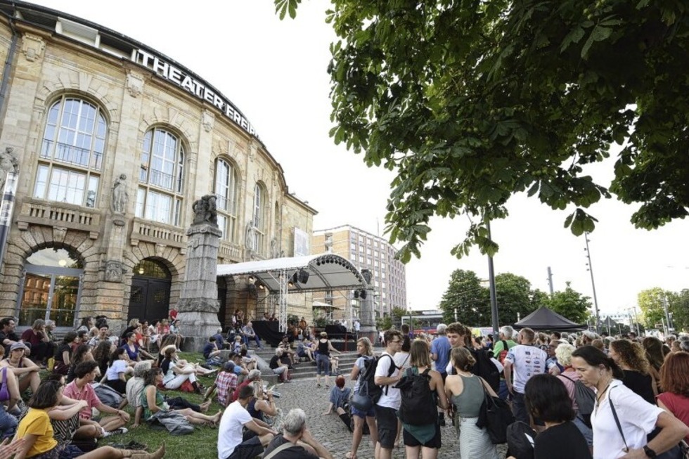 Die kostenfreie Summerstage vor dem Theater Freiburg beginnt - Badische Zeitung TICKET