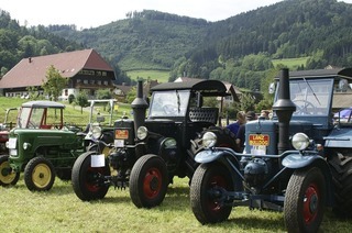 Blasmusik und Oldtimer-Traktoren bestimmen den Hock dem MV Buchenbach