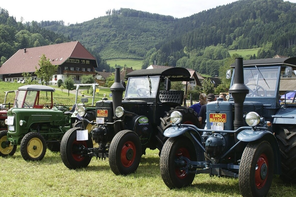 Blasmusik und Oldtimer-Traktoren bestimmen den Hock dem MV Buchenbach - Badische Zeitung TICKET