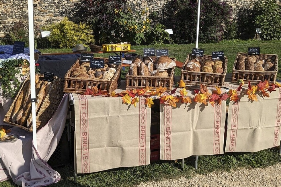 Duftendes Brot und leckere Croissants locken in den Franziskaner Klostergarten - Badische Zeitung TICKET