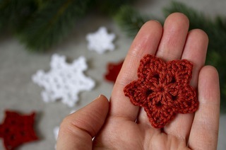 Sterne und Schneeflocken hkeln mit CaroKunterbunt