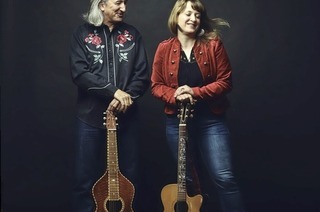 Bluebird singen und spielen in der Klosterschiire in Oberried