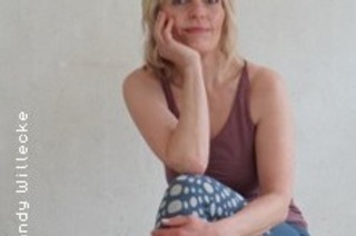 Weihnachts-Yoga am Kamin - mit Jana Kindt, Yoga-Lehrerin