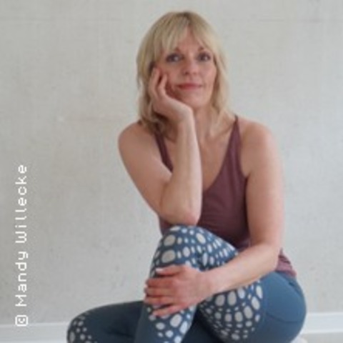 Weihnachts-Yoga am Kamin - mit Jana Kindt, Yoga-Lehrerin - CHEMNITZ - 18.12.2025 19:00