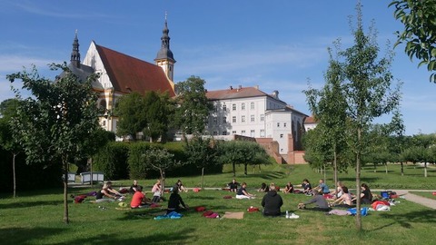 Yoga im Klostergarten - 25.05.2024 - Neuzelle - 25.05.2025 08:00