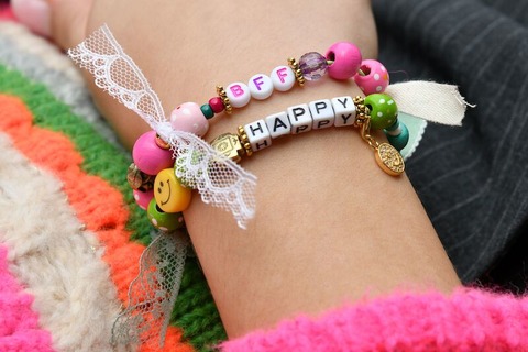 Perlen, Charms und Smileys: Gestalten Sie Gute-Laune-Armbnder - Zirndorf - 14.05.2025 17:00