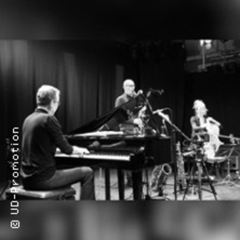 Trio Sfera - Band Von Konstantin Wecker | "Sense & Sensitive" Niederbayern-Premie - Straubing - 22.02.2025 20:00