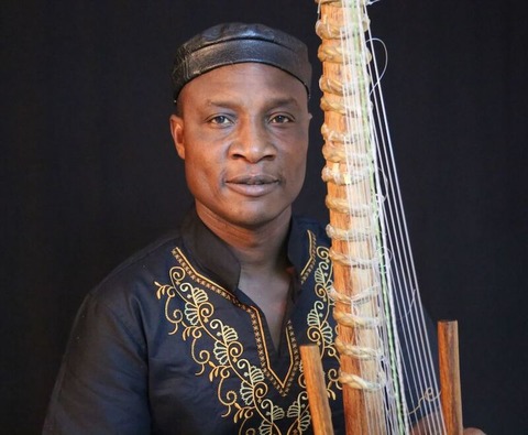 Adjiri Odametey - Weltmusik mit starken, neuen Impulsen aus Westafrika - Schweinfurt - 17.10.2025 19:30