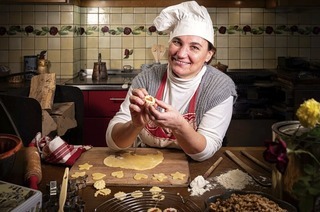 Das Elsssische Theater in Straburg spielt das Weihnachtsmrchen "Wiehnchtsbredle, e Hmpfele Glueck"