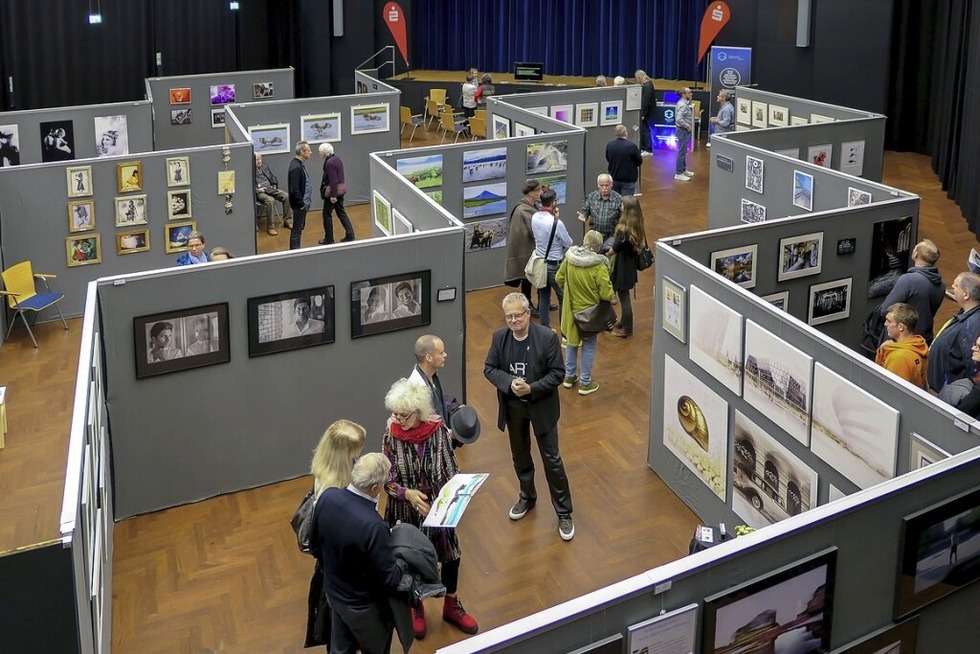 Der Fotoclub Dreisamtal ldt ein zur Fotoausstellung in die Black Forest Studios in Kirchzarten - Badische Zeitung TICKET