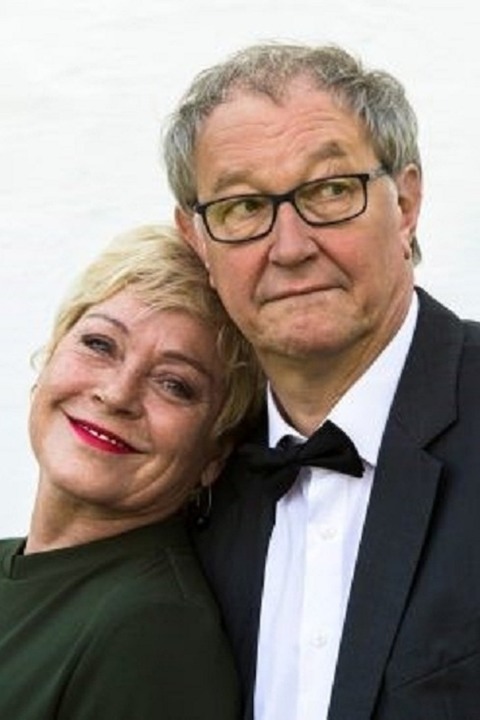 Anderthalb Stunden zu spt von Grald Sibleyras - Komdie mit Peter Kube und Cornelia Kaupert - Neustadt - 20.09.2025 19:30