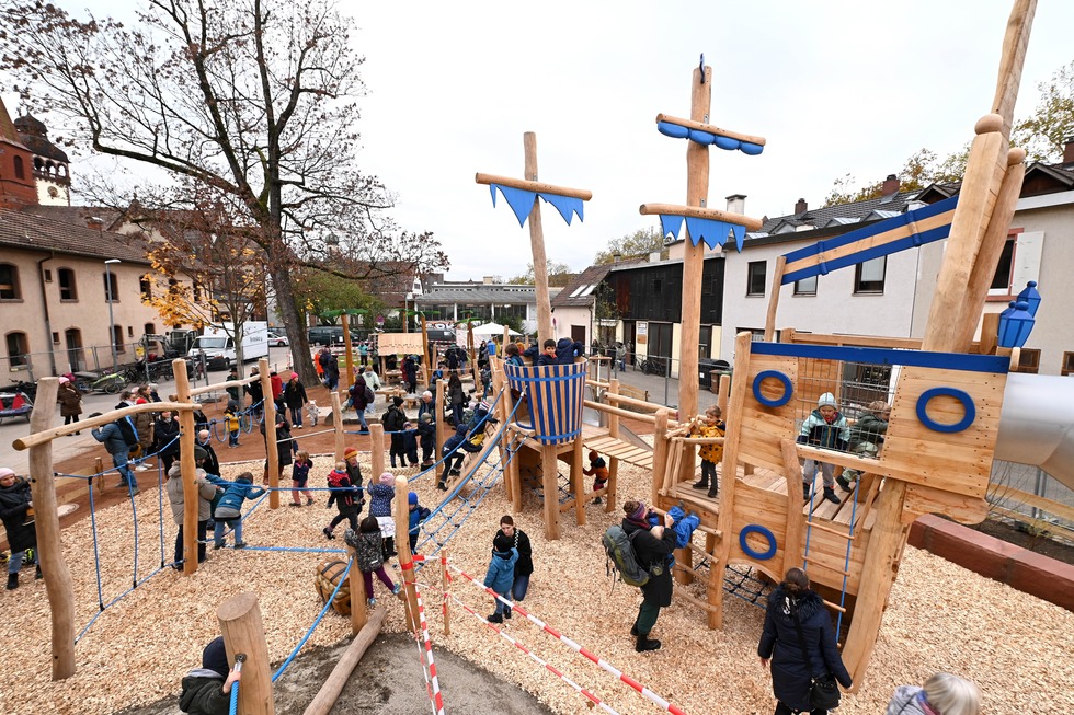 Piratenspielplatz Knopfhusle - Freiburg