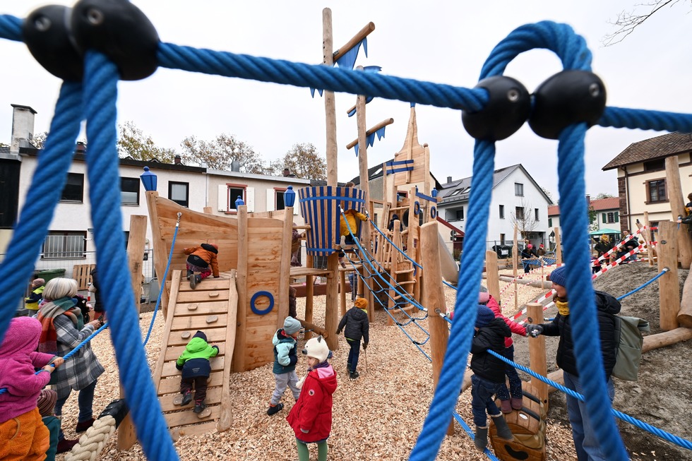 Piratenspielplatz Knopfhusle - Freiburg