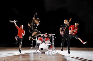Outrage - (F) - RocknRoll / Punk / Ska