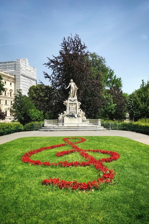 Mozart im Park - ein Spaziergang durch den aufblhenden Park - Aalen - 10.05.2025 19:00