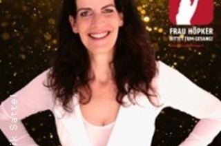 Frau Hpker bittet zum Gesang!