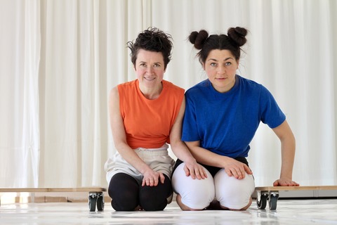 Tabea Gregory und Andrea Kreisel: LOS-----GEROLLT! - Gemeinsam ins Anderswo - Fr alle ab 3 Jahren - Freiburg - 10.05.2025 15:00