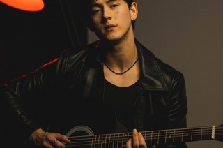 Gabriel Alvarez - Charismatische Latin-Musik