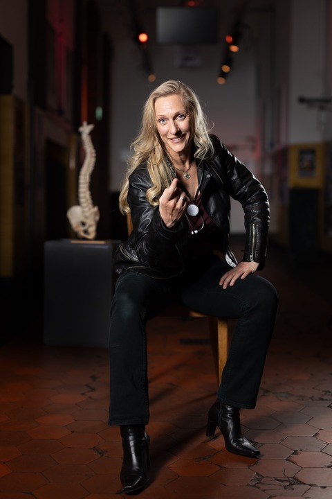 Dr. CORDELIA SCHOTTs SPRECHSTUNDE - Frankfurt - 12.12.2025 20:00