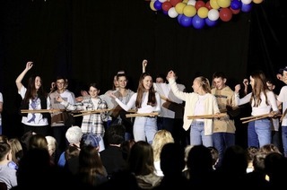 Ein Kulturabend der Realschule am Giersberg findet im Foyer des Schulzentrums Dreisamtal statt